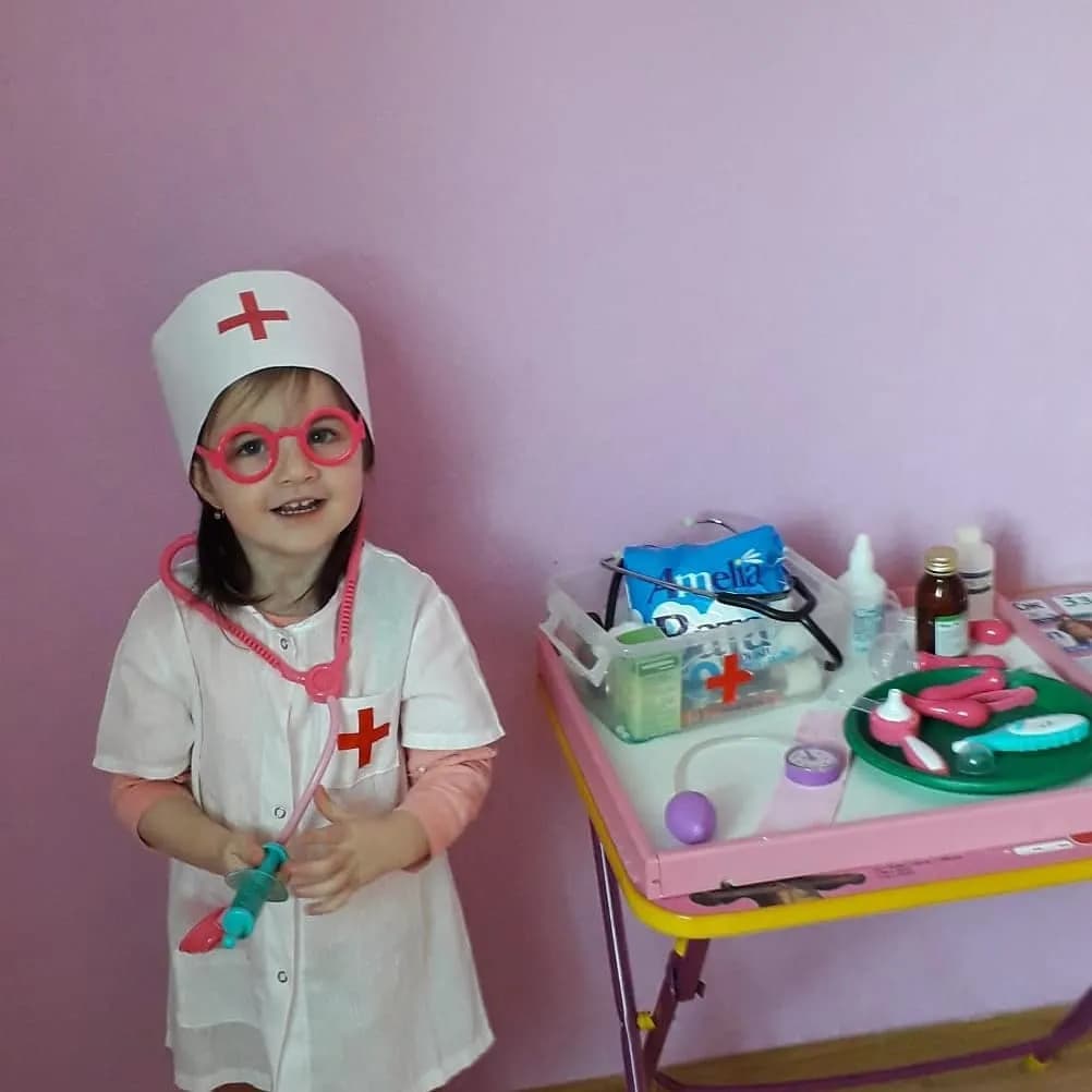 Сюжетные игры: маленький доктор